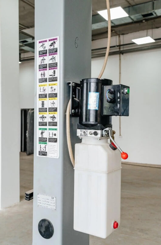 2-х постовой подъемник MONOLIT LIFT 4 TM гидравлика 2-х постовой подъемник MONOLIT LIFT 4 TM гидравлика